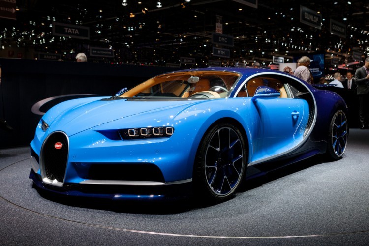 shutterstock_388400809 Geneva Motor Show on March 1, 2016 in Geneva, Bugatti Chiron, front-side view, car, sportscar, automotive, speed, elegance, motor